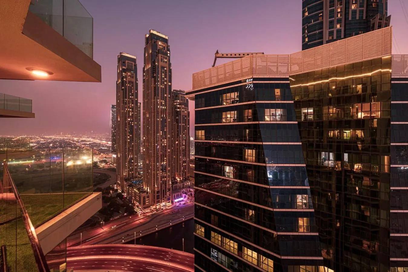 High-Floor Designer Flat - Infinity Pool 2Br 8Pax Appartement Dubai