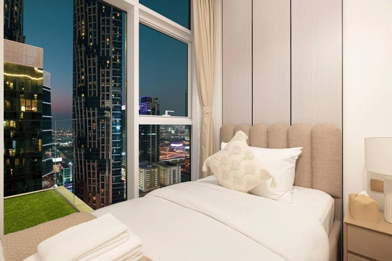 High-Floor Designer Flat - Infinity Pool 2Br 8Pax Appartement Dubai Verenigde Arabische Emiraten