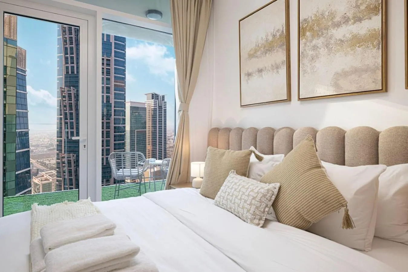 High-Floor Designer Flat - Infinity Pool 2Br 8Pax Appartement Dubai