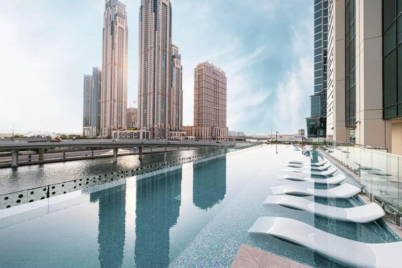 High-Floor Designer Flat - Infinity Pool 2Br 8Pax Appartement Dubai Verenigde Arabische Emiraten
