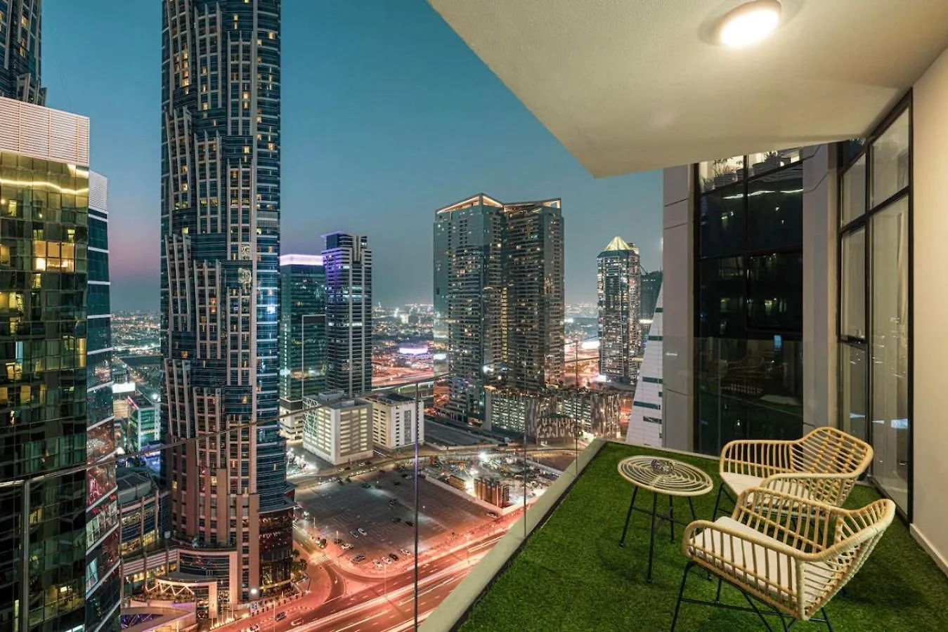 High-Floor Designer Flat - Infinity Pool 2Br 8Pax Appartement Dubai