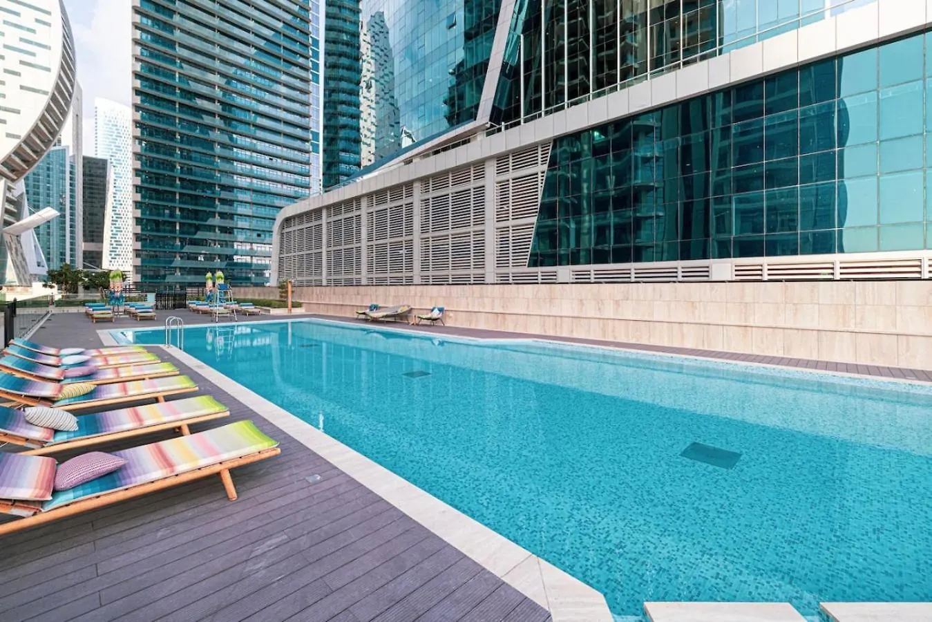 High-Floor Designer Flat - Infinity Pool 2Br 8Pax Appartement Dubai
