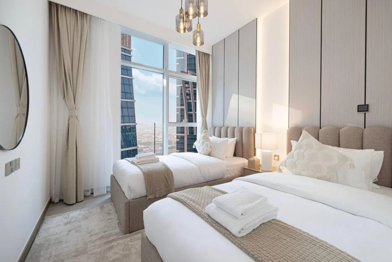 High-Floor Designer Flat - Infinity Pool 2Br 8Pax Appartement Dubai